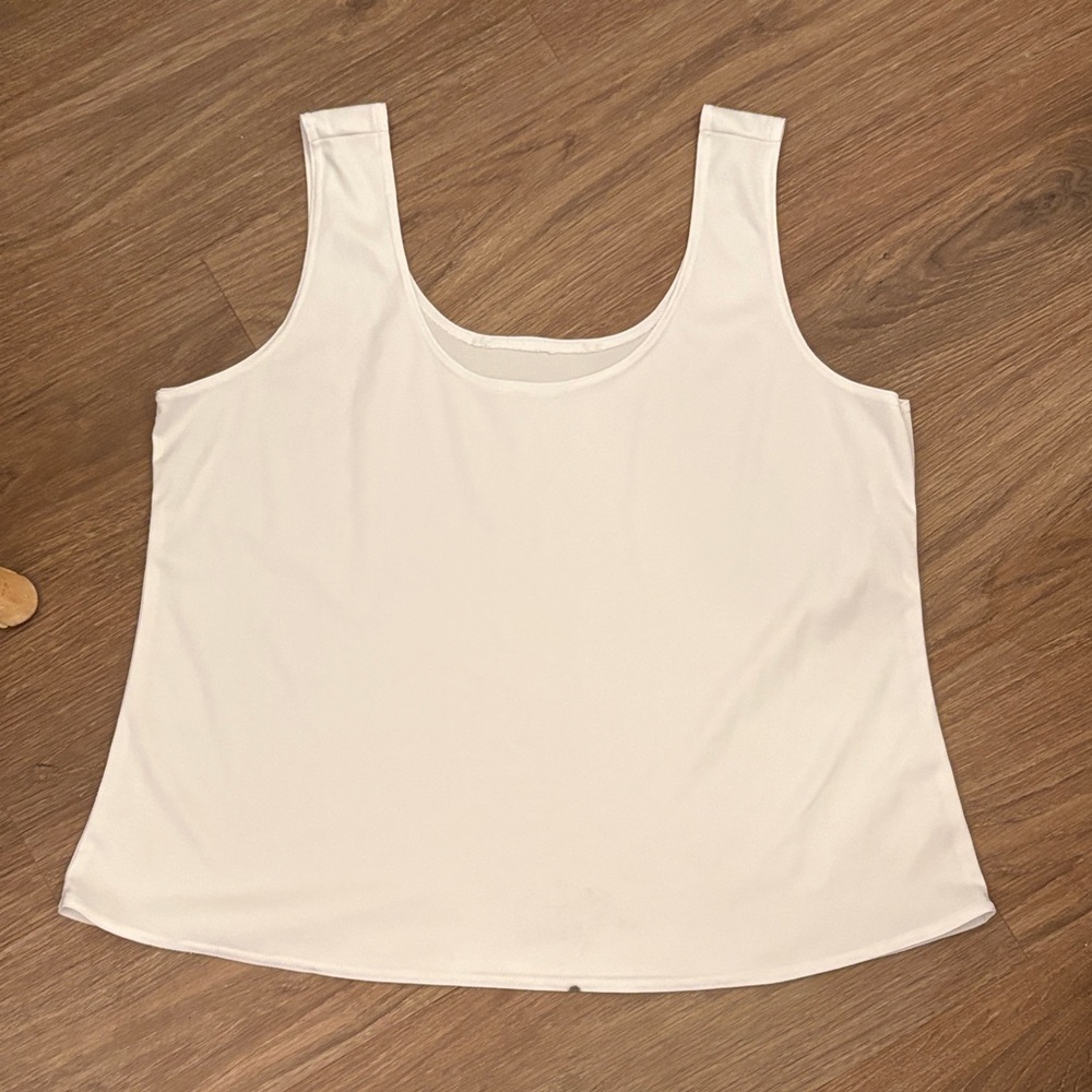 SALE!! 🎉Women's White Tank Top